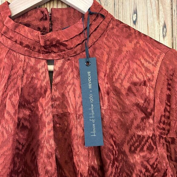 NWT House of Harlow x Revolve Medium Orange Cropped Blouse - Picture 5 of 11